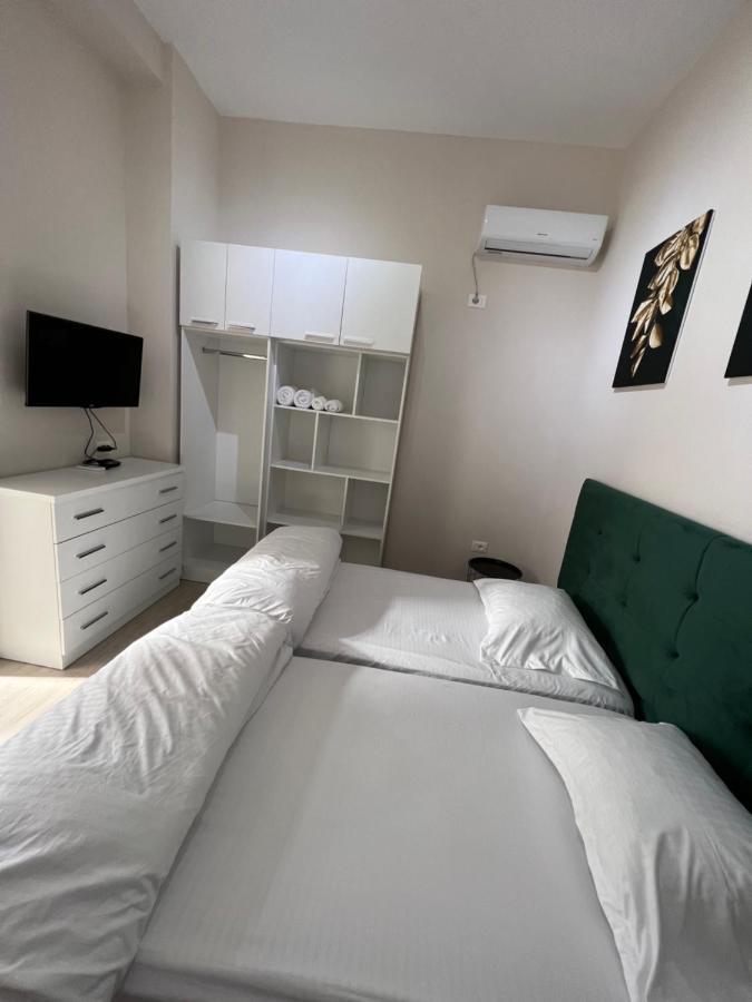 Hq Apartment In Center Tirana Exterior photo