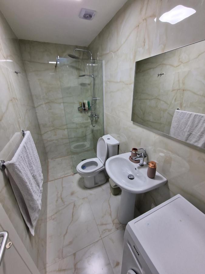 Hq Apartment In Center Tirana Exterior photo